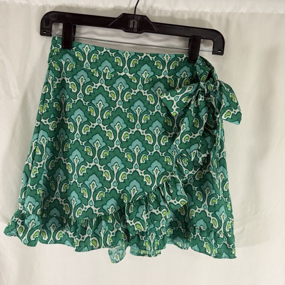 Zara Wrap Skirt Shorts Women's Small Green Tie Zip Front Unlined Lightweight